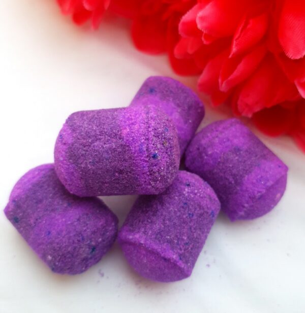 Blackberry mini bath bombs
