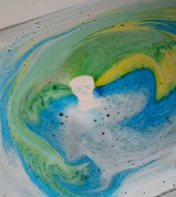 Skull Drip Bath Bomb