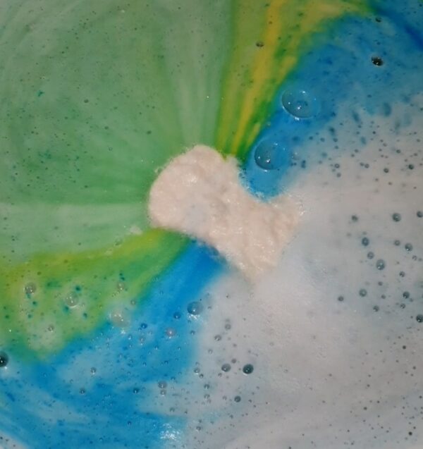 Skull Drip Bath Bomb