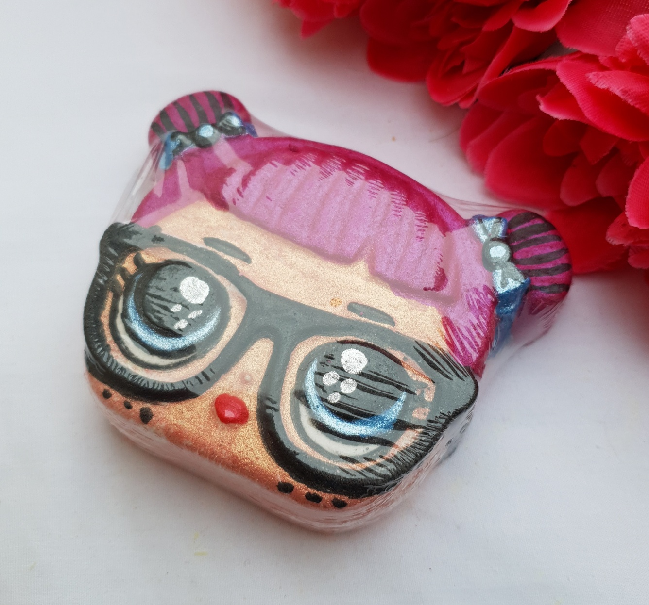 Glasses Doll Bath Art Bomb