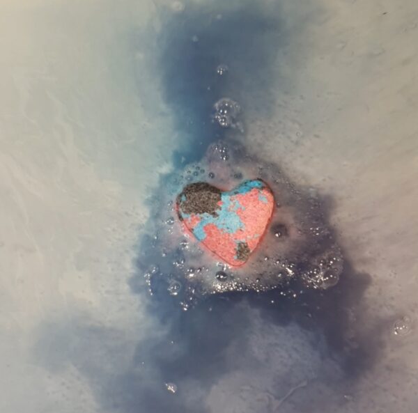 Fizzy Cola Heart Bath Art Bomb