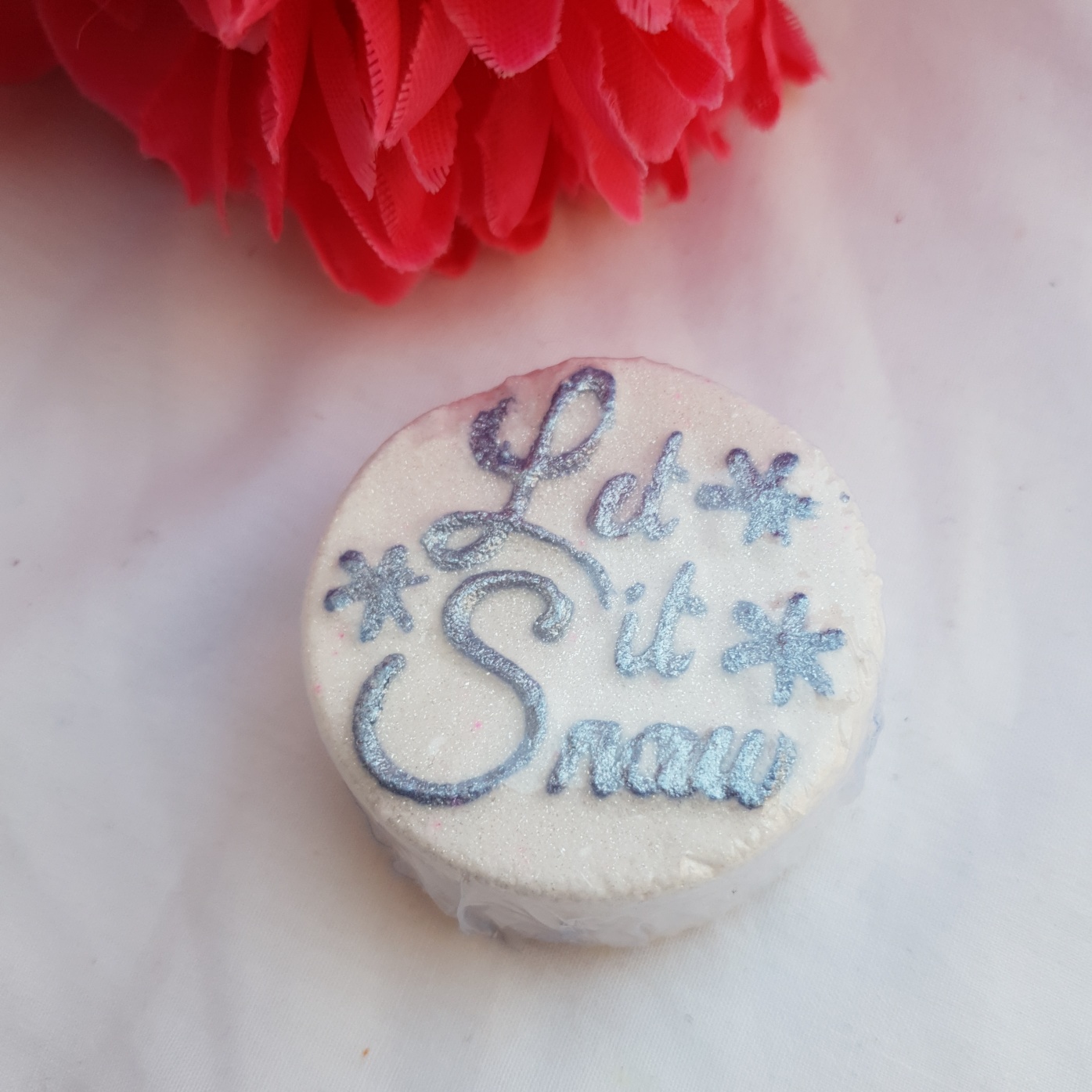 Snow mini bath bomb