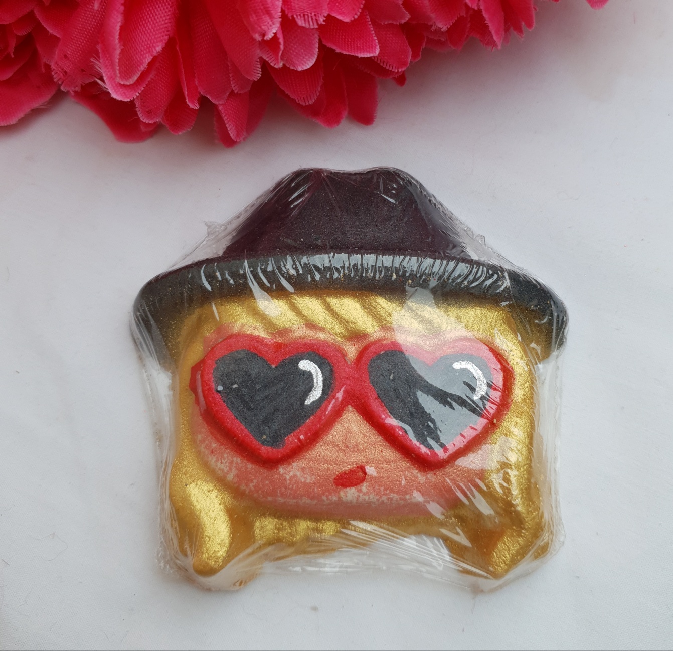 Iconic Singer Bath Art Bomb