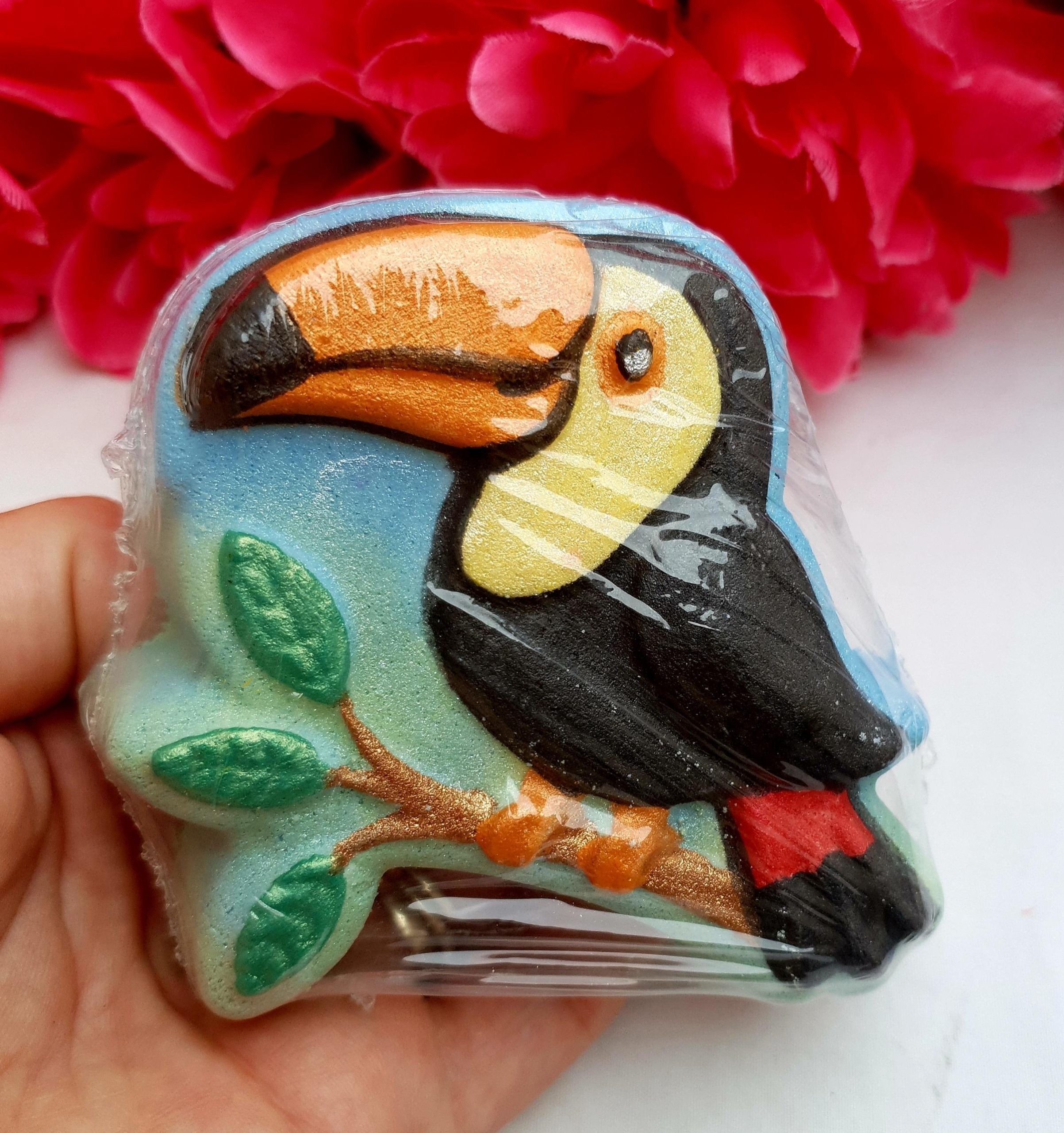 Toucan Bath Art Bomb