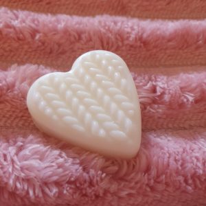 Warm Cashmere & Almond Milk Wax Heart